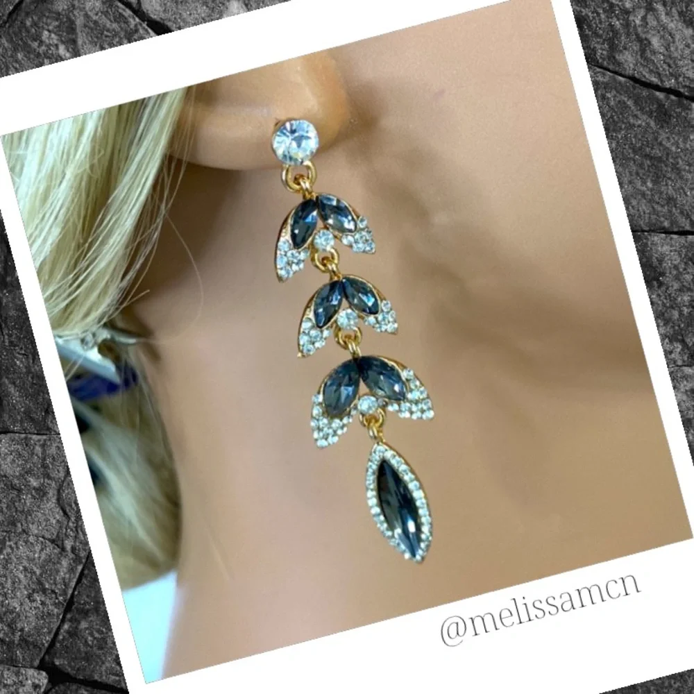 Sparkly Lightweight Mini Chandelier Crystal Dangle Earrings - Picture 6 of 7